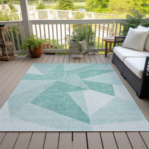 Homeroots 3' Geometric Artichoke Green Area Rug - Stylish Washable Design For Indoor & Outdoor Spaces 5' X 8' Polyester 580006