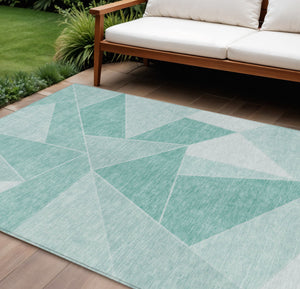 Homeroots 3' Geometric Artichoke Green Area Rug - Stylish Washable Design For Indoor & Outdoor Spaces 10' X 14' Polyester 580010