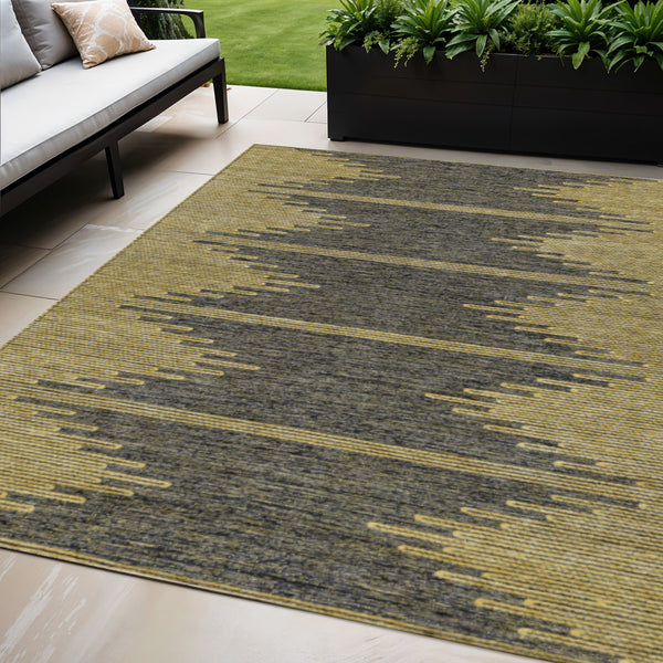 Homeroots 3' Stylish Artichoke Green Ivory Abstract Washable Area Rug For Indoor And Outdoor Spaces 5' X 8' Polyester 580043