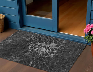 Homeroots 3' Charcoal Gray Silver Abstract Indoor Outdoor Area Rug - Stain Resistant, Washable & Durable Design 3' X 5' Polyester 580070