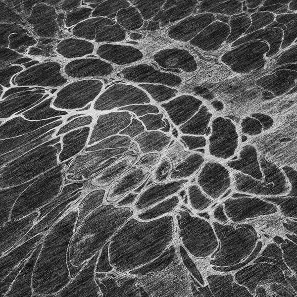 Homeroots 3' Charcoal Gray Silver Abstract Indoor Outdoor Area Rug - Stain Resistant, Washable & Durable Design 8' Round Polyester 580072