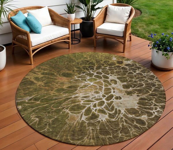Homeroots 3' Charcoal Gray Silver Abstract Indoor Outdoor Area Rug - Stain Resistant, Washable & Durable Design 8' Round Polyester 580078