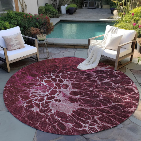 Homeroots 3' Charcoal Gray Silver Abstract Indoor Outdoor Area Rug - Stain Resistant, Washable & Durable Design 8' Round Polyester 580084