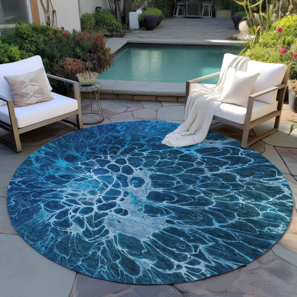 Homeroots 3' Charcoal Gray Silver Abstract Indoor Outdoor Area Rug - Stain Resistant, Washable & Durable Design 8' Round Polyester 580090