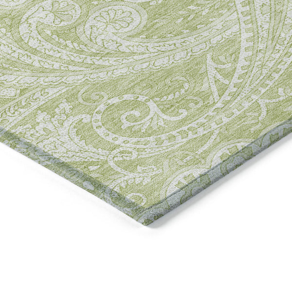 Homeroots 3' Stylish Green And Ivory Paisley Washable Area Rug For Indoor And Outdoor Spaces, Durable Design 5' X 8' Polyester 580143