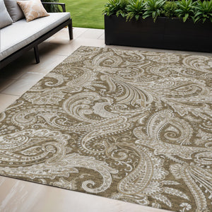 Homeroots 3' Stylish Green And Ivory Paisley Washable Area Rug For Indoor And Outdoor Spaces, Durable Design 5' X 8' Polyester 580161