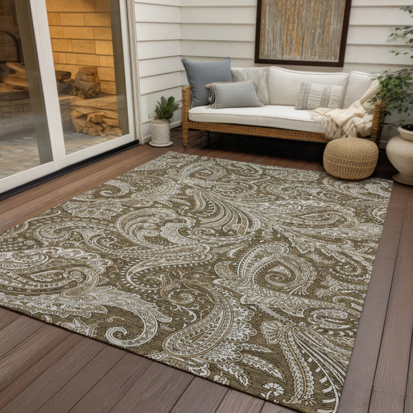 Homeroots 3' Stylish Green And Ivory Paisley Washable Area Rug For Indoor And Outdoor Spaces, Durable Design 5' X 8' Polyester 580161