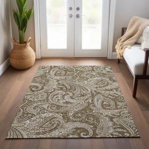 Homeroots 3' Stylish Green And Ivory Paisley Washable Area Rug For Indoor And Outdoor Spaces, Durable Design 5' X 8' Polyester 580161