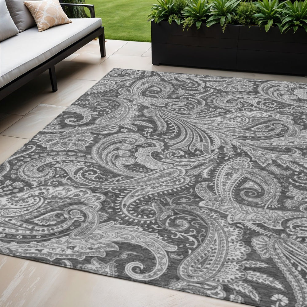 HomeRoots 5' Gray Charcoal and Ivory Paisley Washable Area Rug for Indoor and Outdoor Spaces – Durable & Stylish 5' X 8' 580173