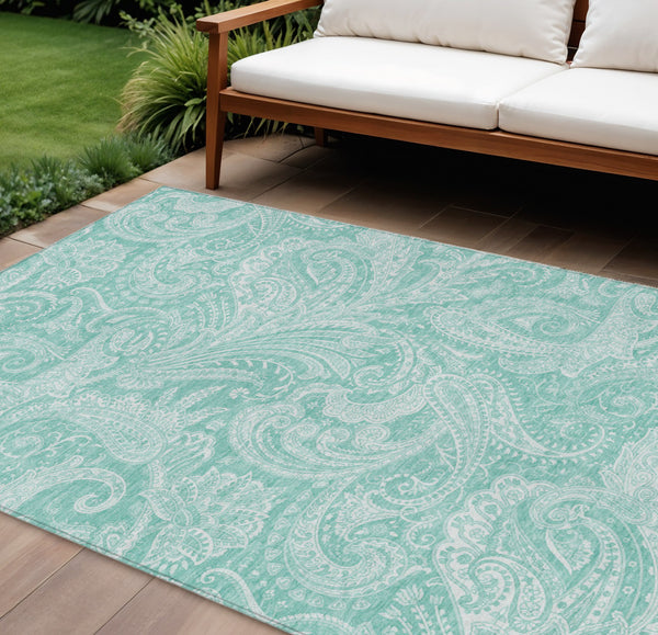 Homeroots 3' Stylish Green And Ivory Paisley Washable Area Rug For Indoor And Outdoor Spaces, Durable Design 9' X 12' Polyester 580194