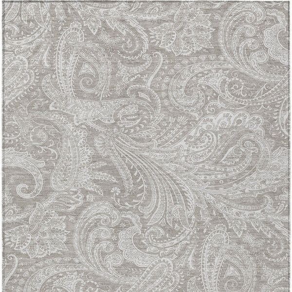 Homeroots 3' Stylish Green And Ivory Paisley Washable Area Rug For Indoor And Outdoor Spaces, Durable Design 5' X 8' Polyester 580197
