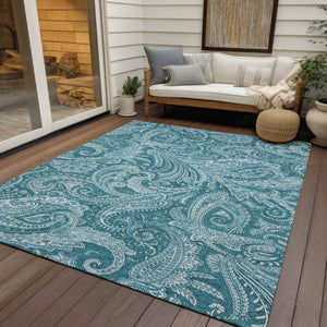 Homeroots 3' Stylish Green And Ivory Paisley Washable Area Rug For Indoor And Outdoor Spaces, Durable Design 5' X 8' Polyester 580203