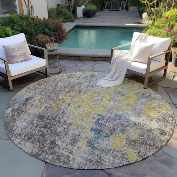 Homeroots 3' Brown Beige And Gold Abstract Washable Area Rug For Indoor And Outdoor Spaces, Durable Design 8' Round Polyester 580222