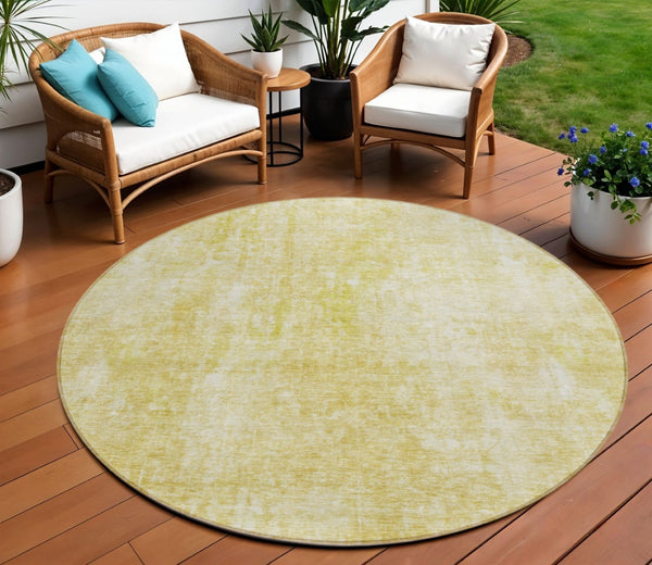 HomeRoots 5' Gold Wheat and Ivory Abstract Area Rug - Washable, Durable, Perfect for Indoor and Outdoor Spaces 8' Round 580252