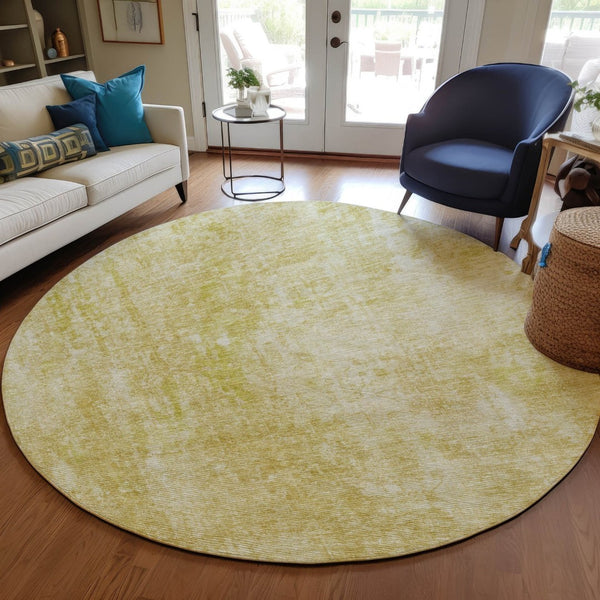 HomeRoots 5' Gold Wheat and Ivory Abstract Area Rug - Washable, Durable, Perfect for Indoor and Outdoor Spaces 8' Round 580252