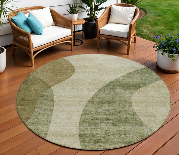 Homeroots 3' Beige And Chocolate Abstract Washable Area Rug – Perfect For Indoor And Outdoor Spaces! 8' Round Polyester 580282