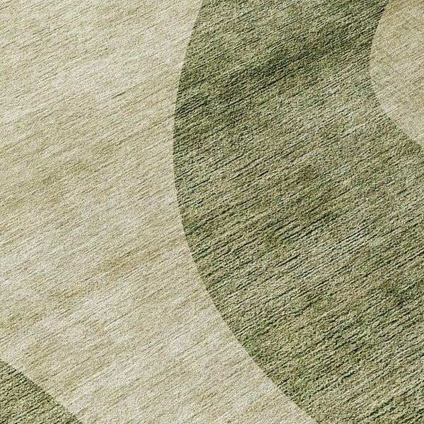 Homeroots 3' Beige And Chocolate Abstract Washable Area Rug – Perfect For Indoor And Outdoor Spaces! 8' Round Polyester 580282