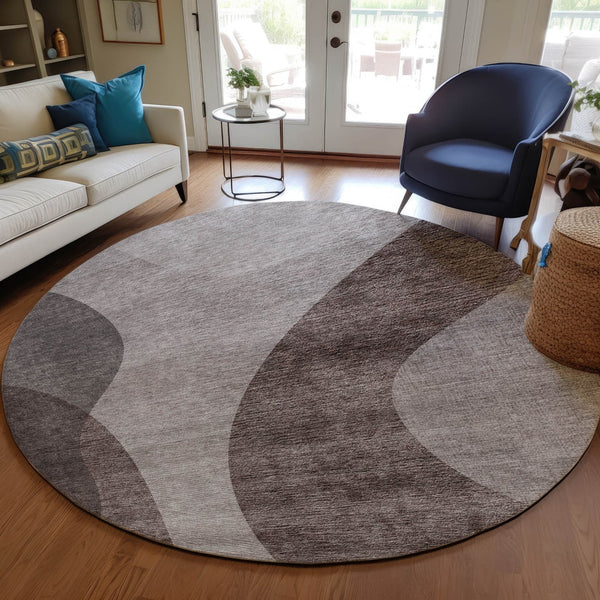 Homeroots 3' Beige And Chocolate Abstract Washable Area Rug – Perfect For Indoor And Outdoor Spaces! 8' Round Polyester 580300