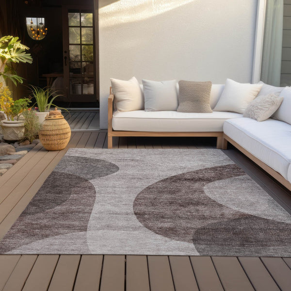 Homeroots 3' Beige And Chocolate Abstract Washable Area Rug – Perfect For Indoor And Outdoor Spaces! 9' X 12' Polyester 580302