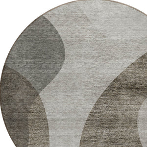 Homeroots 3' Beige And Chocolate Abstract Washable Area Rug – Perfect For Indoor And Outdoor Spaces! 8' Round Polyester 580312