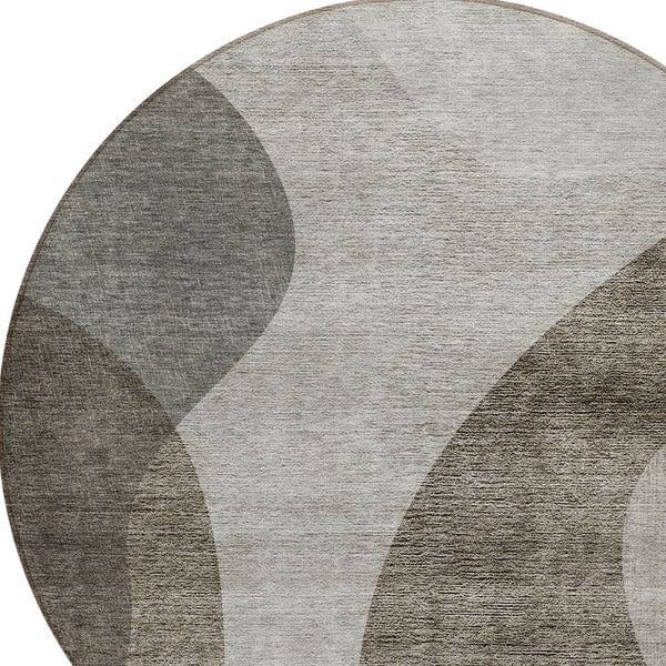 Homeroots 3' Beige And Chocolate Abstract Washable Area Rug – Perfect For Indoor And Outdoor Spaces! 8' Round Polyester 580312