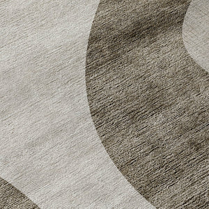 Homeroots 3' Beige And Chocolate Abstract Washable Area Rug – Perfect For Indoor And Outdoor Spaces! 8' Round Polyester 580312