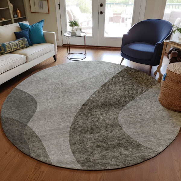 Homeroots 3' Beige And Chocolate Abstract Washable Area Rug – Perfect For Indoor And Outdoor Spaces! 8' Round Polyester 580312