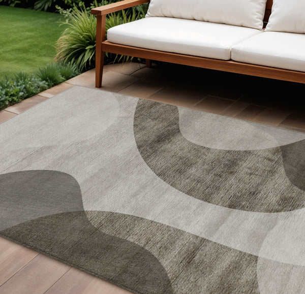 Homeroots 3' Beige And Chocolate Abstract Washable Area Rug – Perfect For Indoor And Outdoor Spaces! 9' X 12' Polyester 580314