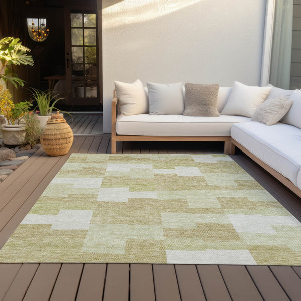 Homeroots 3' Stylish Beige Ivory And Brown Geometric Washable Area Rug For Indoor Outdoor Spaces 8' X 10' Polyester 580373