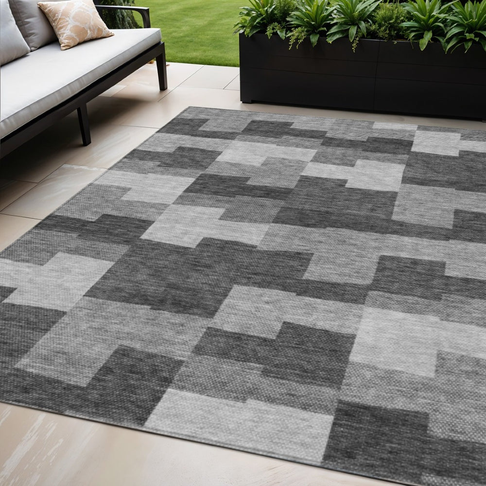 HomeRoots 5' Modern Geometric Indoor Outdoor Area Rug in Gray Silver Charcoal - Durable, Washable, Stylish Design 5' X 8' 580389