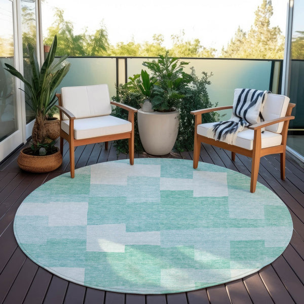 Homeroots 3' Stylish Beige Ivory And Brown Geometric Washable Area Rug For Indoor Outdoor Spaces 8' Round Polyester 580414