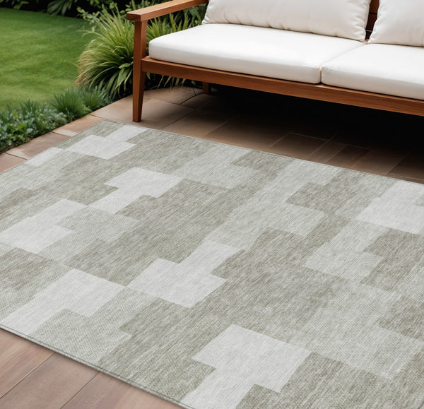 Homeroots 3' Stylish Beige Ivory And Brown Geometric Washable Area Rug For Indoor Outdoor Spaces 8' X 10' Polyester 580421