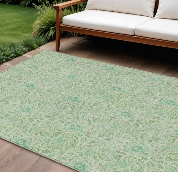 Homeroots 3' Green Floral Washable Area Rug - Stain Resistant, Durable Design For Indoor & Outdoor Spaces 8' X 10' Polyester 580463
