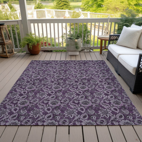 Homeroots 3' Denim Blue Floral Washable Area Rug – Perfect For Indoor And Outdoor Spaces, Durable & Stylish 8' X 10' Polyester 580511