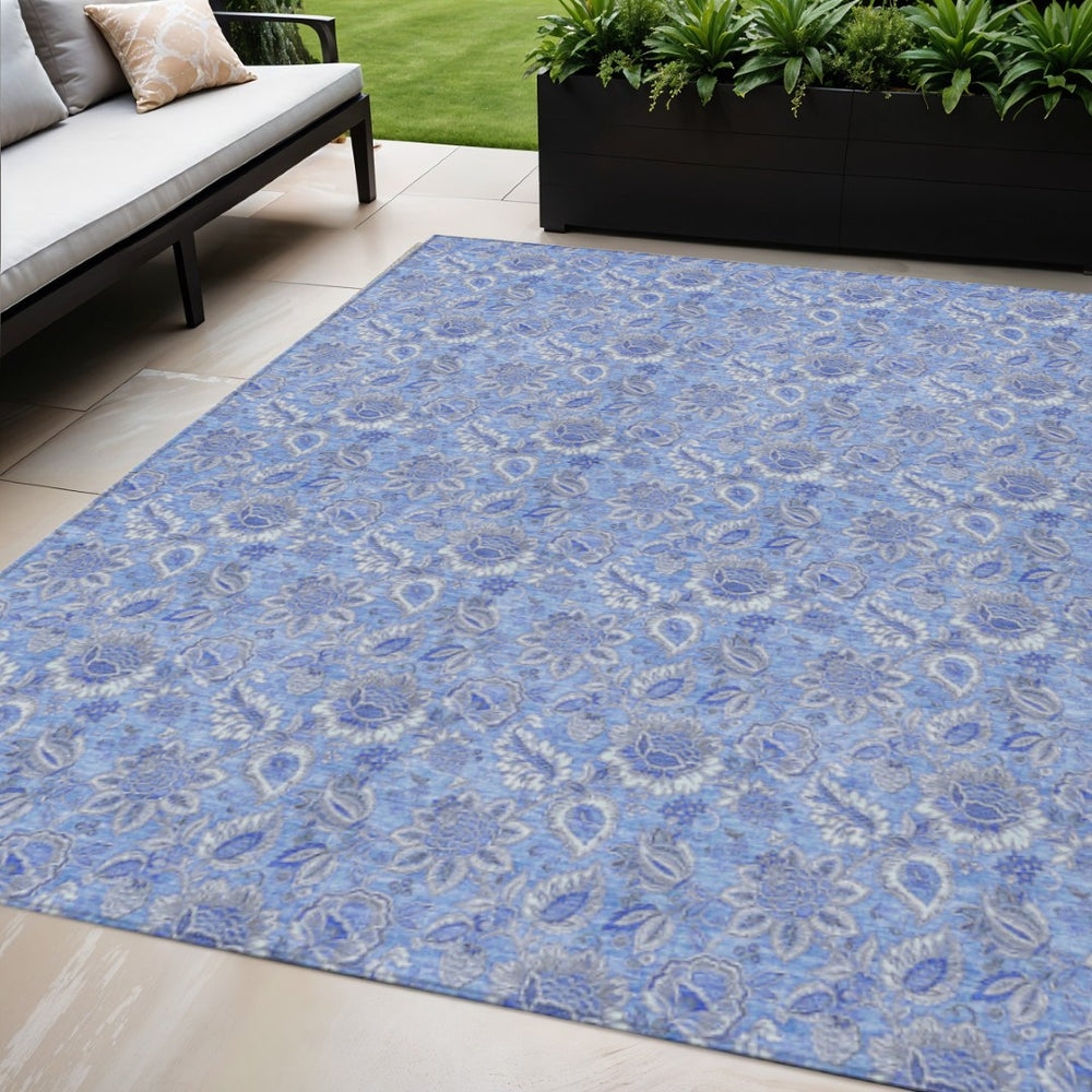 HomeRoots 5' Timeless Navy Blue Floral Area Rug - Durable, Washable Design for Indoor & Outdoor Use 5' X 8' 580587