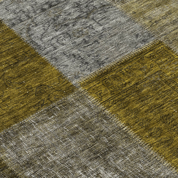 Homeroots 3' Copper Navy Blue And Gold Patchwork Area Rug – Stylish, Washable, Indoor/Outdoor & Durable Design 8' Round Polyester 580642