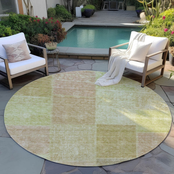 Homeroots 3' Stylish Green Copper And Mint Patchwork Washable Rug For Indoor Outdoor Spaces, Durable & Versatile 8' Round Polyester 580672