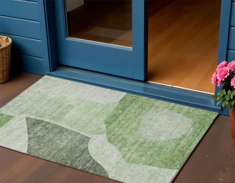 Homeroots 3' Abstract Washable Area Rug In Olive And Fern Green For Stylish Indoor And Outdoor Spaces 3' X 5' Polyester 580700