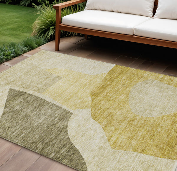 Homeroots 3' Abstract Washable Area Rug In Olive And Fern Green For Stylish Indoor And Outdoor Spaces 8' X 10' Polyester 580733