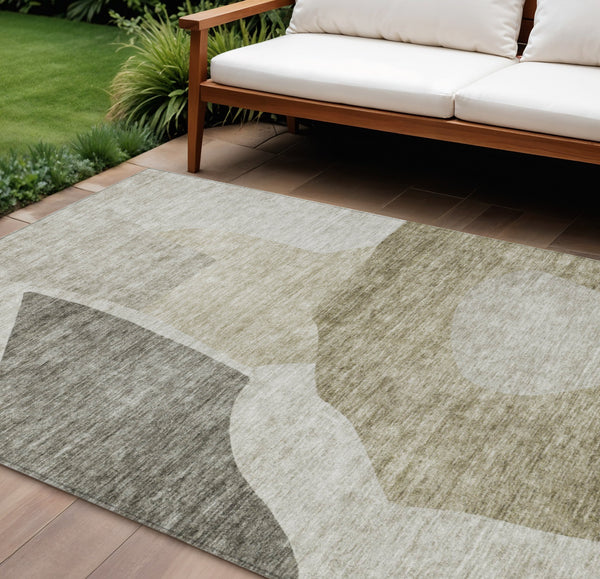 Homeroots 3' Abstract Washable Area Rug In Olive And Fern Green For Stylish Indoor And Outdoor Spaces 10' X 14' Polyester 580759