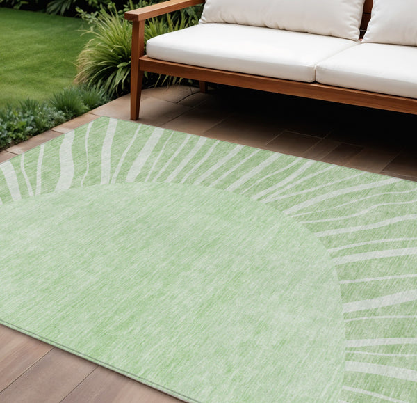 Homeroots 3' Abstract Washable Area Rug In Green And Mint - Perfect For Indoor And Outdoor Spaces! 10' X 14' Polyester 580807