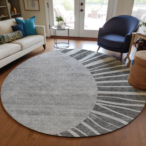 Homeroots 3' Abstract Washable Area Rug In Green And Mint - Perfect For Indoor And Outdoor Spaces! 8' Round Polyester 580828