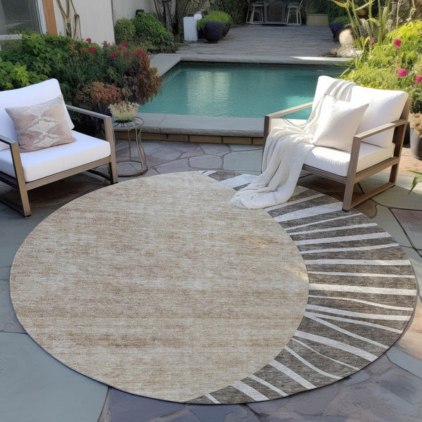 Homeroots 3' Abstract Washable Area Rug In Green And Mint - Perfect For Indoor And Outdoor Spaces! 8' Round Polyester 580834