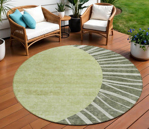 Homeroots 3' Abstract Washable Area Rug In Green And Mint - Perfect For Indoor And Outdoor Spaces! 8' Round Polyester 580858