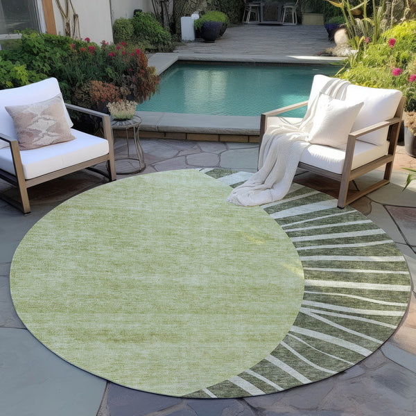 Homeroots 3' Abstract Washable Area Rug In Green And Mint - Perfect For Indoor And Outdoor Spaces! 8' Round Polyester 580858