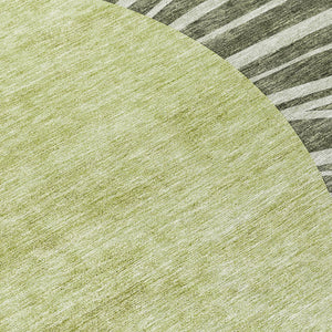 Homeroots 3' Abstract Washable Area Rug In Green And Mint - Perfect For Indoor And Outdoor Spaces! 8' Round Polyester 580858