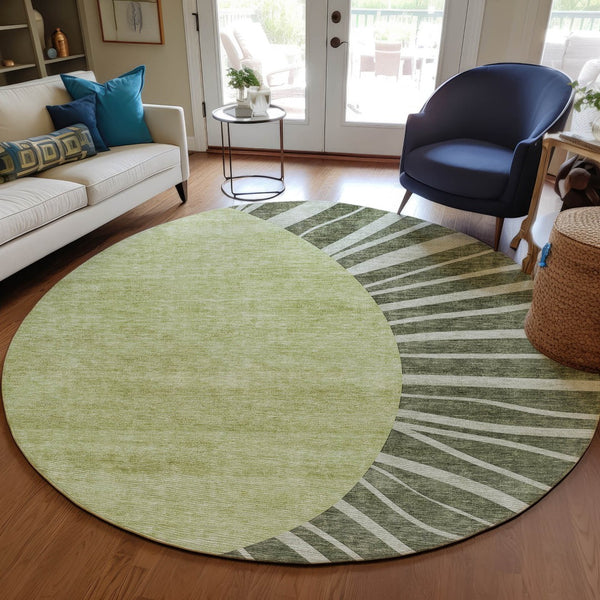 Homeroots 3' Abstract Washable Area Rug In Green And Mint - Perfect For Indoor And Outdoor Spaces! 8' Round Polyester 580858