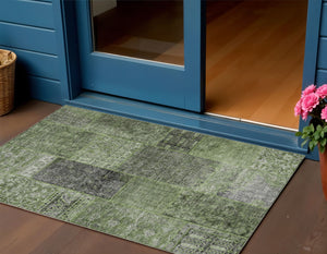 Homeroots 3' Stylish Brown Gray Charcoal Patchwork Washable Area Rug For Indoor And Outdoor Spaces 3' X 5' Polyester 580910