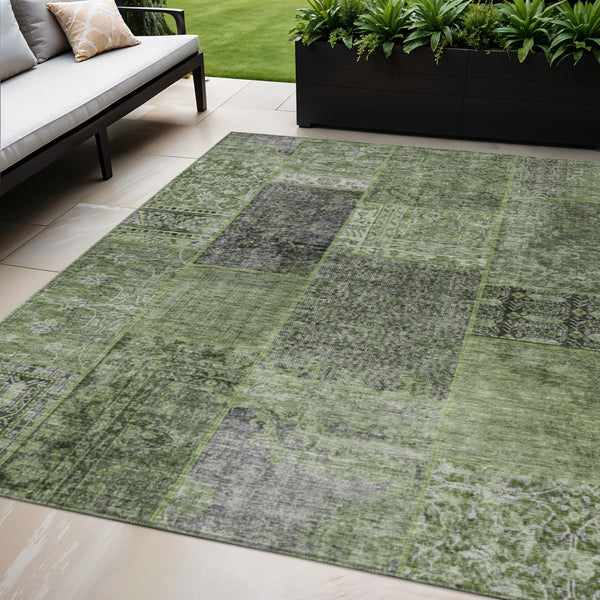 Homeroots 3' Stylish Brown Gray Charcoal Patchwork Washable Area Rug For Indoor And Outdoor Spaces 5' X 8' Polyester 580911