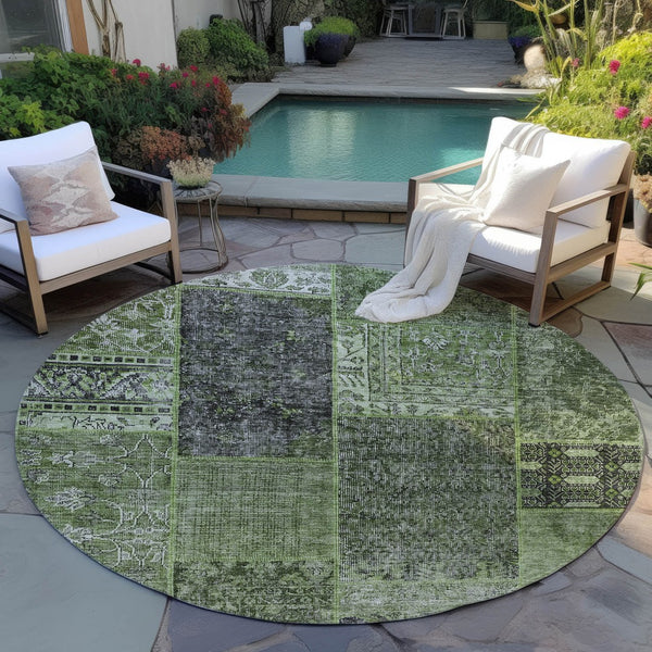 Homeroots 3' Stylish Brown Gray Charcoal Patchwork Washable Area Rug For Indoor And Outdoor Spaces 8' Round Polyester 580912